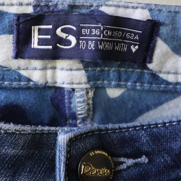 ES Denim dark wash high waisted jeans with blue camo inside lining - Picture 3 of 4